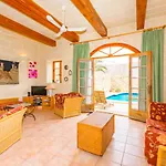 بيت للعطل Stunning 3 Bedroom With Pool