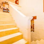 Stunning 3 Bedroom With Pool *
