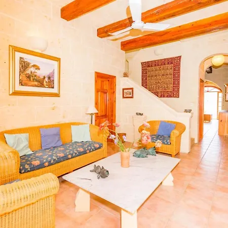 Stunning 3 Bedroom With Pool * Xagħra