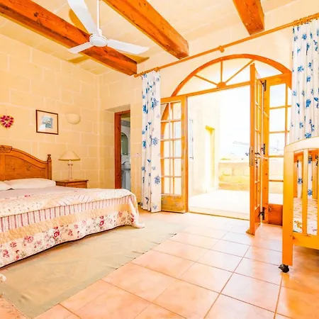 Stunning 3 Bedroom With Pool * Xagħra