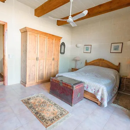 Дом отдыха Stunning 3 Bedroom With Pool