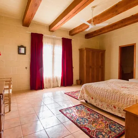 Stunning 3 Bedroom With Pool Xagħra