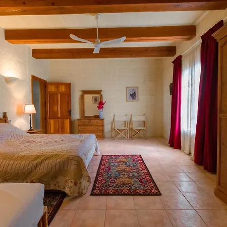 Stunning 3 Bedroom With Pool * Xagħra