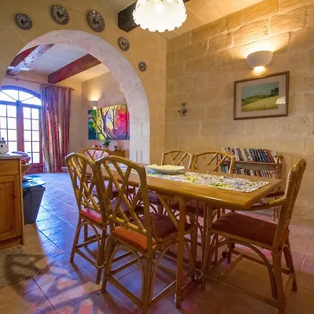 Stunning 3 Bedroom With Pool Semesterbostad Xagħra