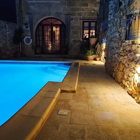 Hébergement de vacances Stunning 3 Bedroom With Pool Xagħra