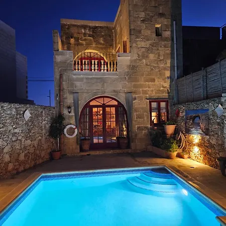 Stunning 3 Bedroom With Pool Hébergement de vacances Xagħra