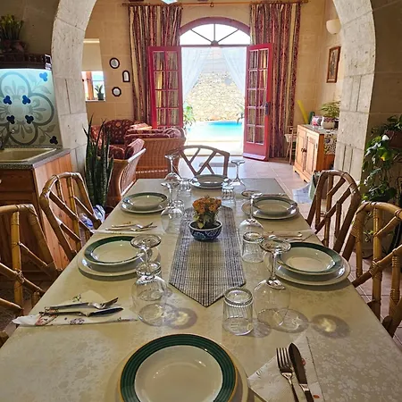Stunning 3 Bedroom With Pool Xagħra